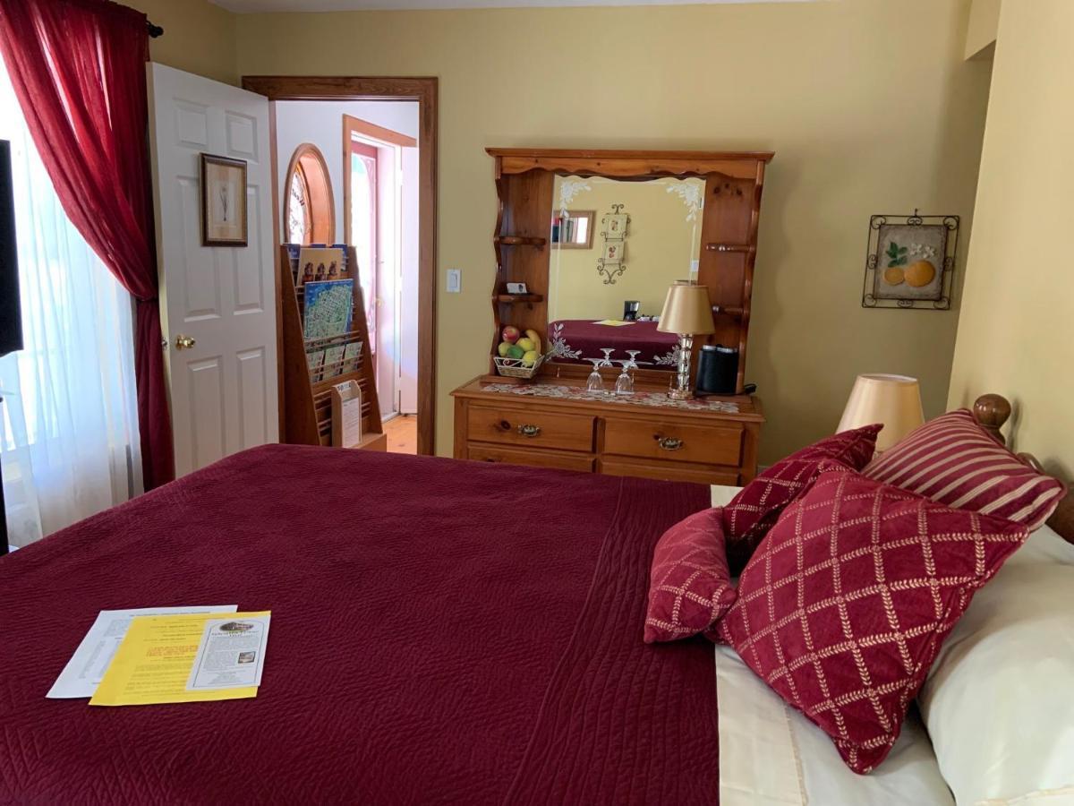 Weatherpine Inn Niagara-on-the-Lake Екстериор снимка