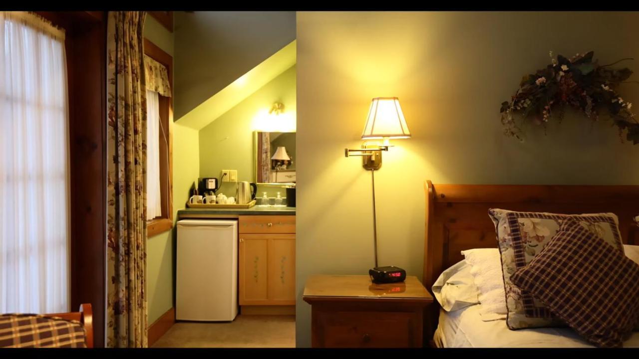 Weatherpine Inn Niagara-on-the-Lake Екстериор снимка