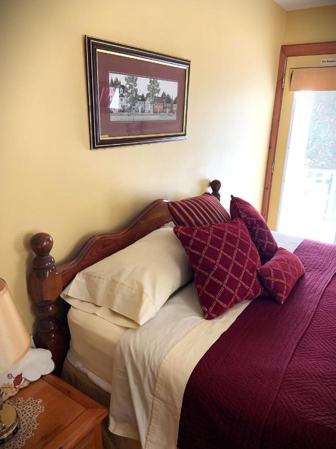 Weatherpine Inn Niagara-on-the-Lake Екстериор снимка
