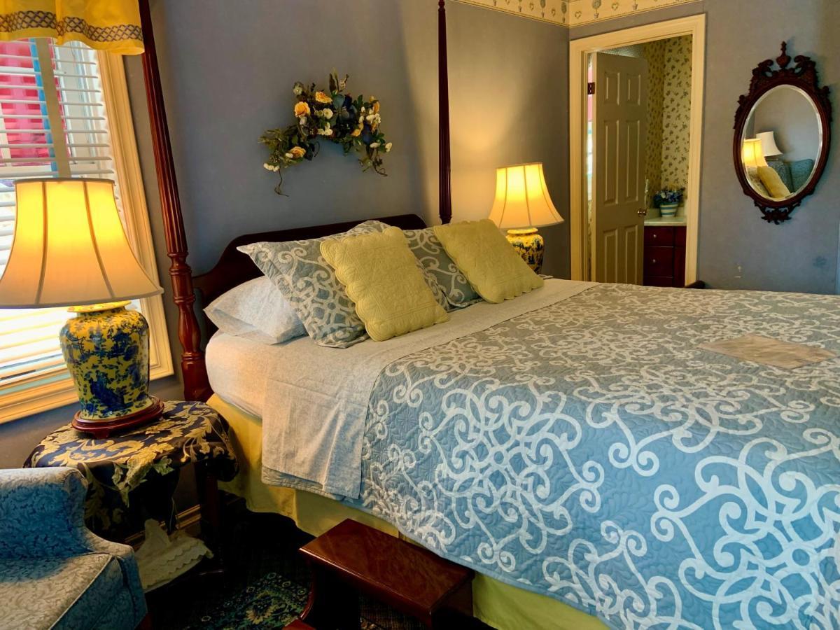 Weatherpine Inn Niagara-on-the-Lake Екстериор снимка