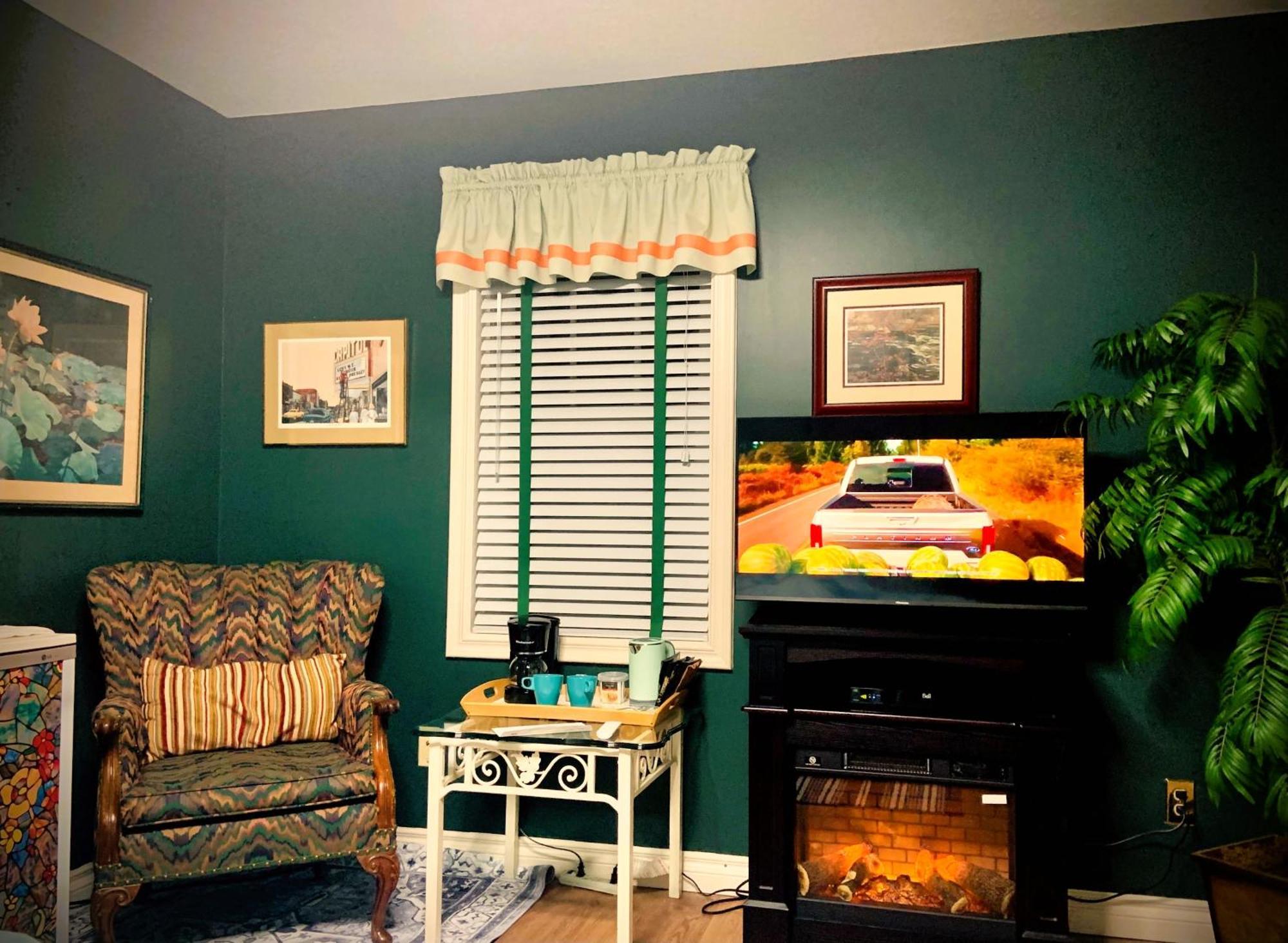 Weatherpine Inn Niagara-on-the-Lake Екстериор снимка