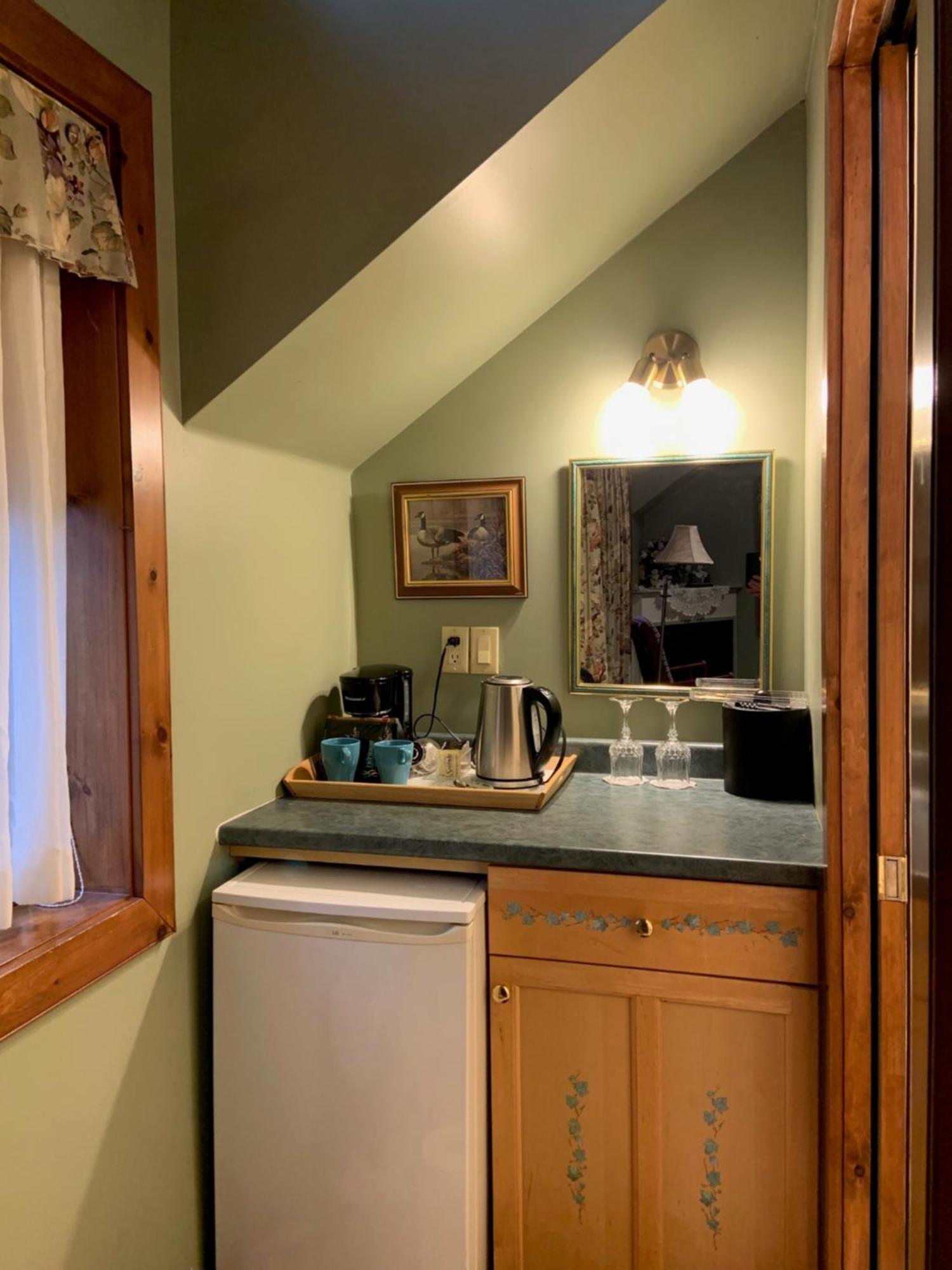 Weatherpine Inn Niagara-on-the-Lake Екстериор снимка