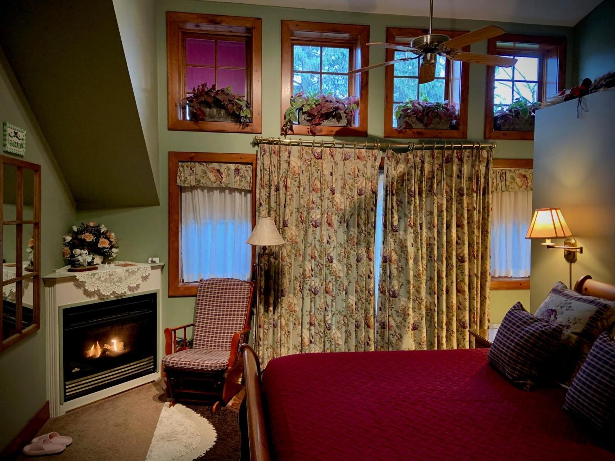 Weatherpine Inn Niagara-on-the-Lake Екстериор снимка