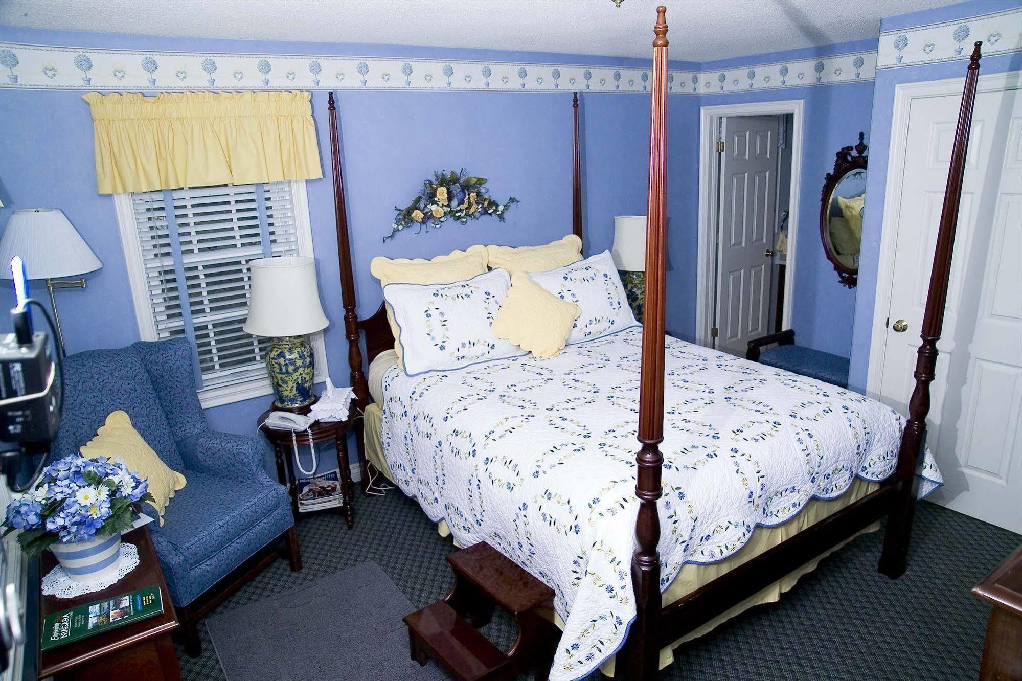 Weatherpine Inn Niagara-on-the-Lake Екстериор снимка